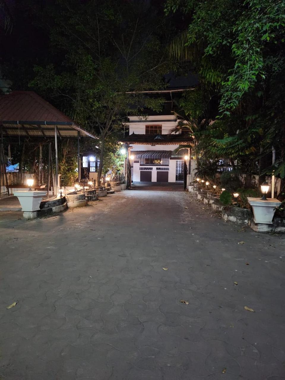 Guruvayoor Resort Guruvāyūr Εξωτερικό φωτογραφία